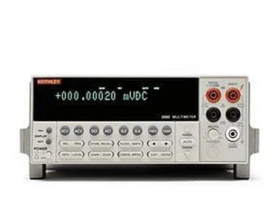 Keithley 2002 系列：配有扫描功能的 8½ 位万用表